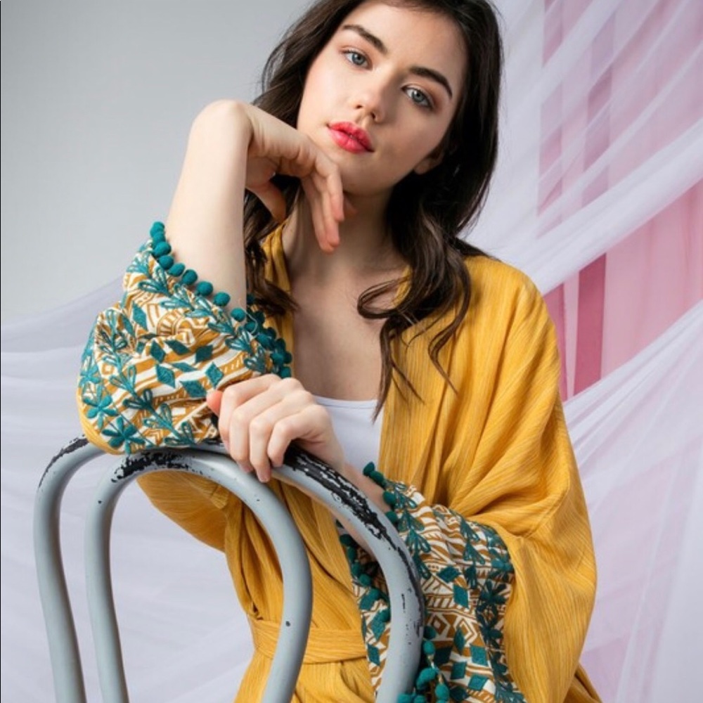 Embroidered Sleeve Tie Front Kimono